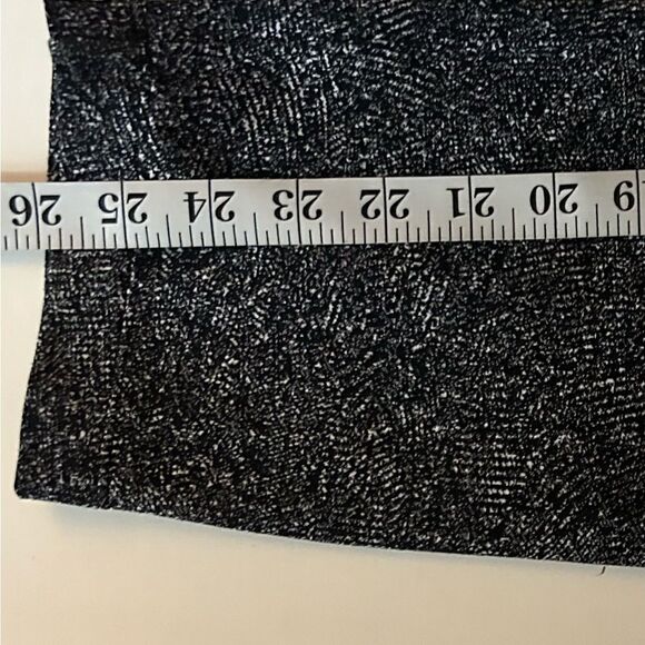 Lululemon Black White Print On The Fly Pant Drawstring Waist Jacquard Size 4 - Picture 10 of 15